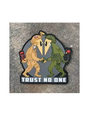 PARCHE PVC TRUST NO ONE